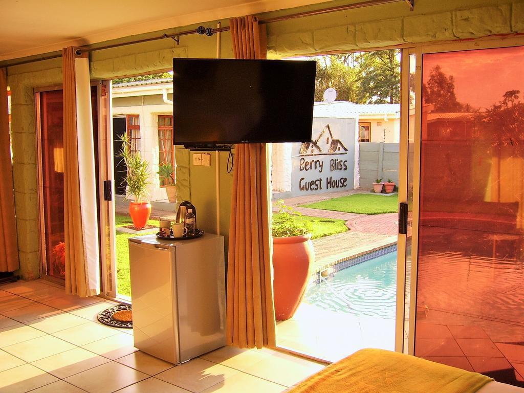 Berry Bliss Guest House Gaborone Exterior photo